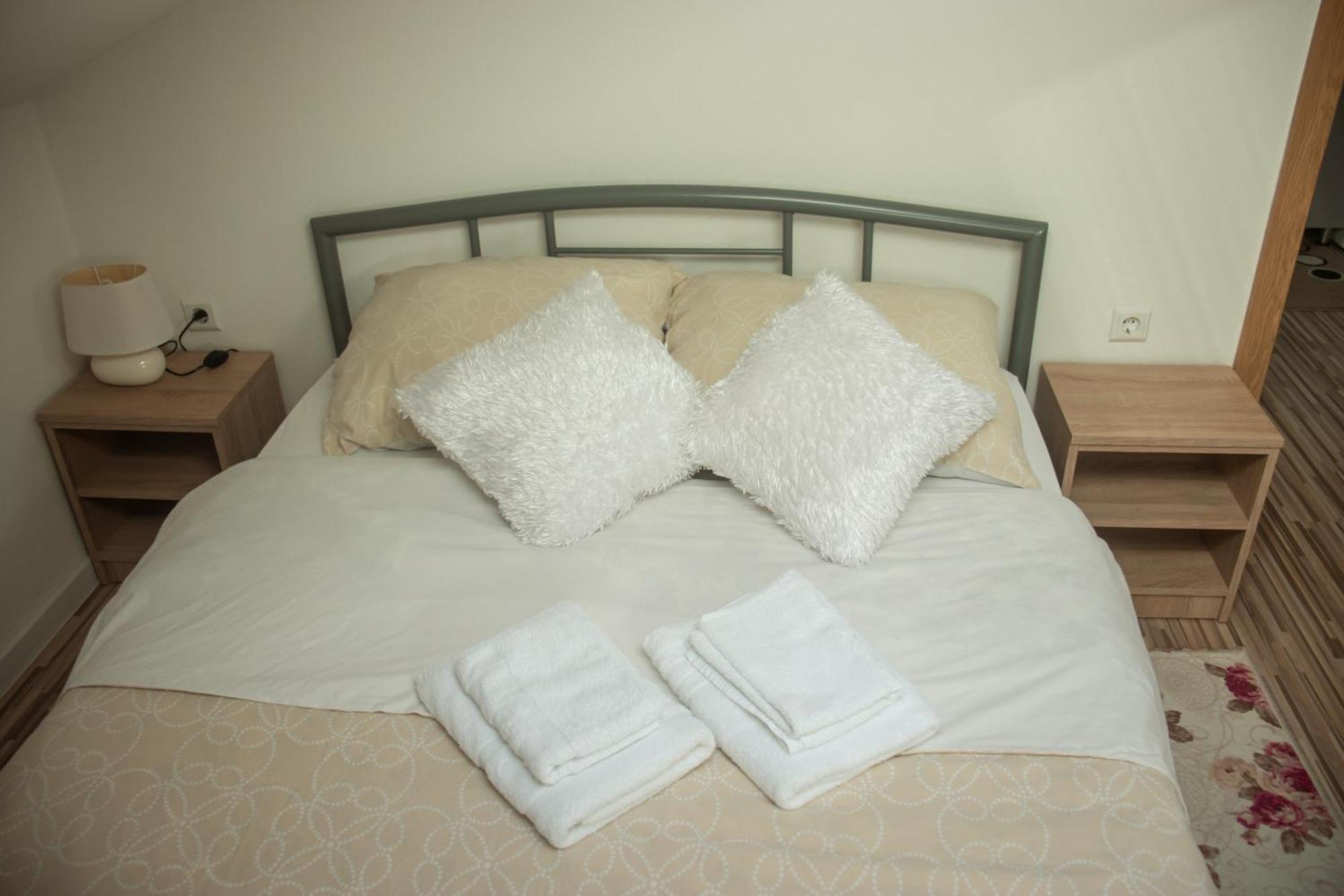 Apartments Basic Високо Экстерьер фото