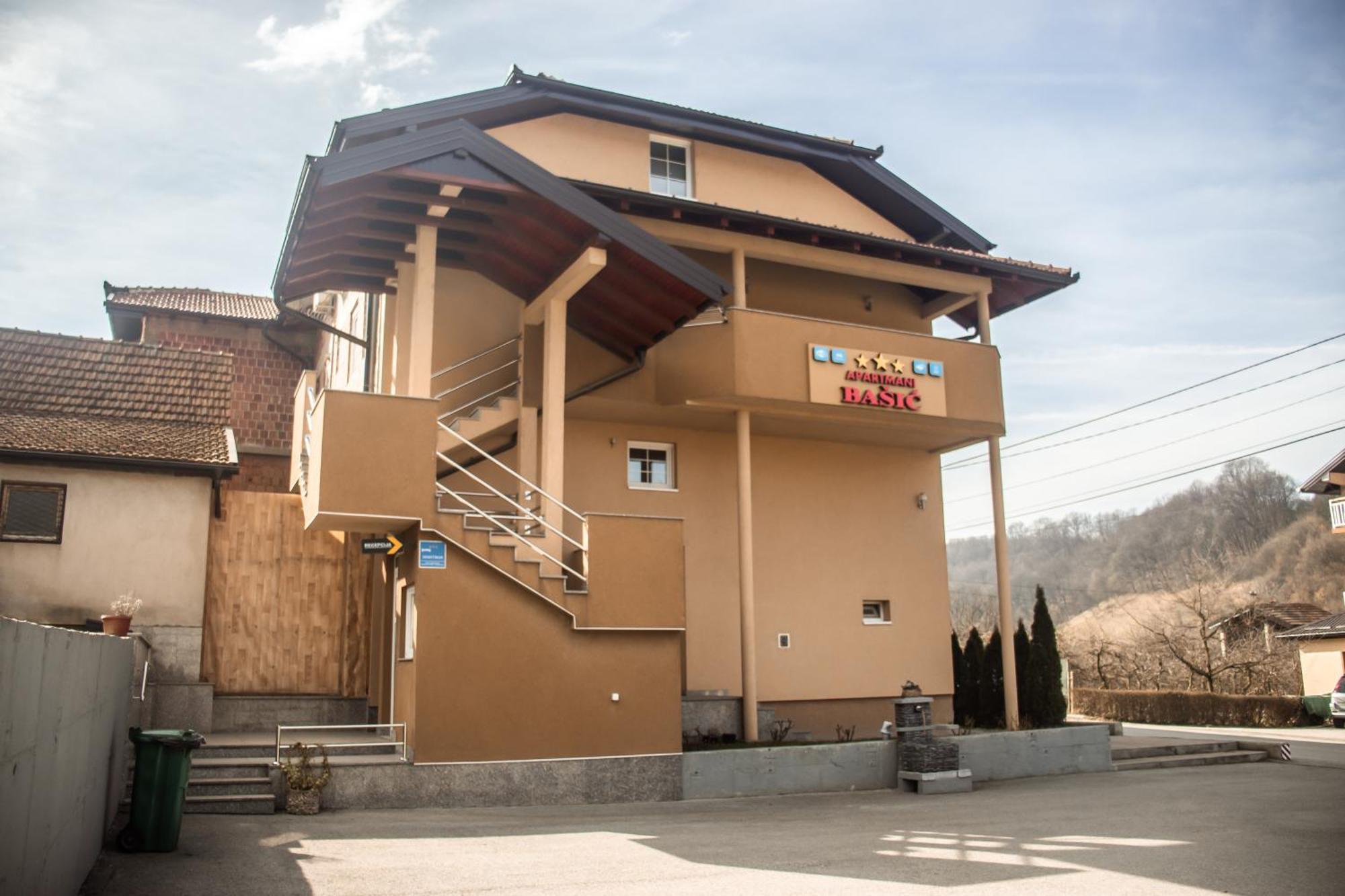 Apartments Basic Високо Экстерьер фото