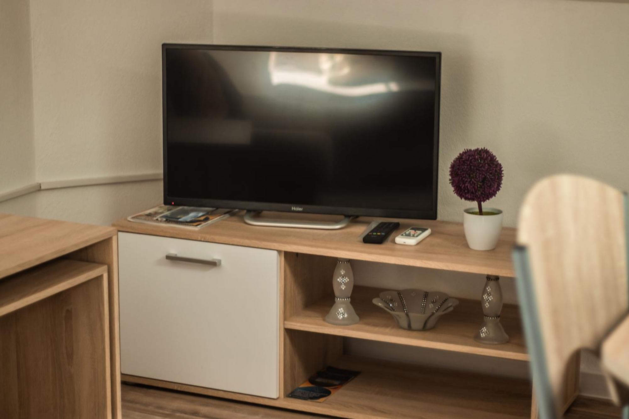Apartments Basic Високо Экстерьер фото