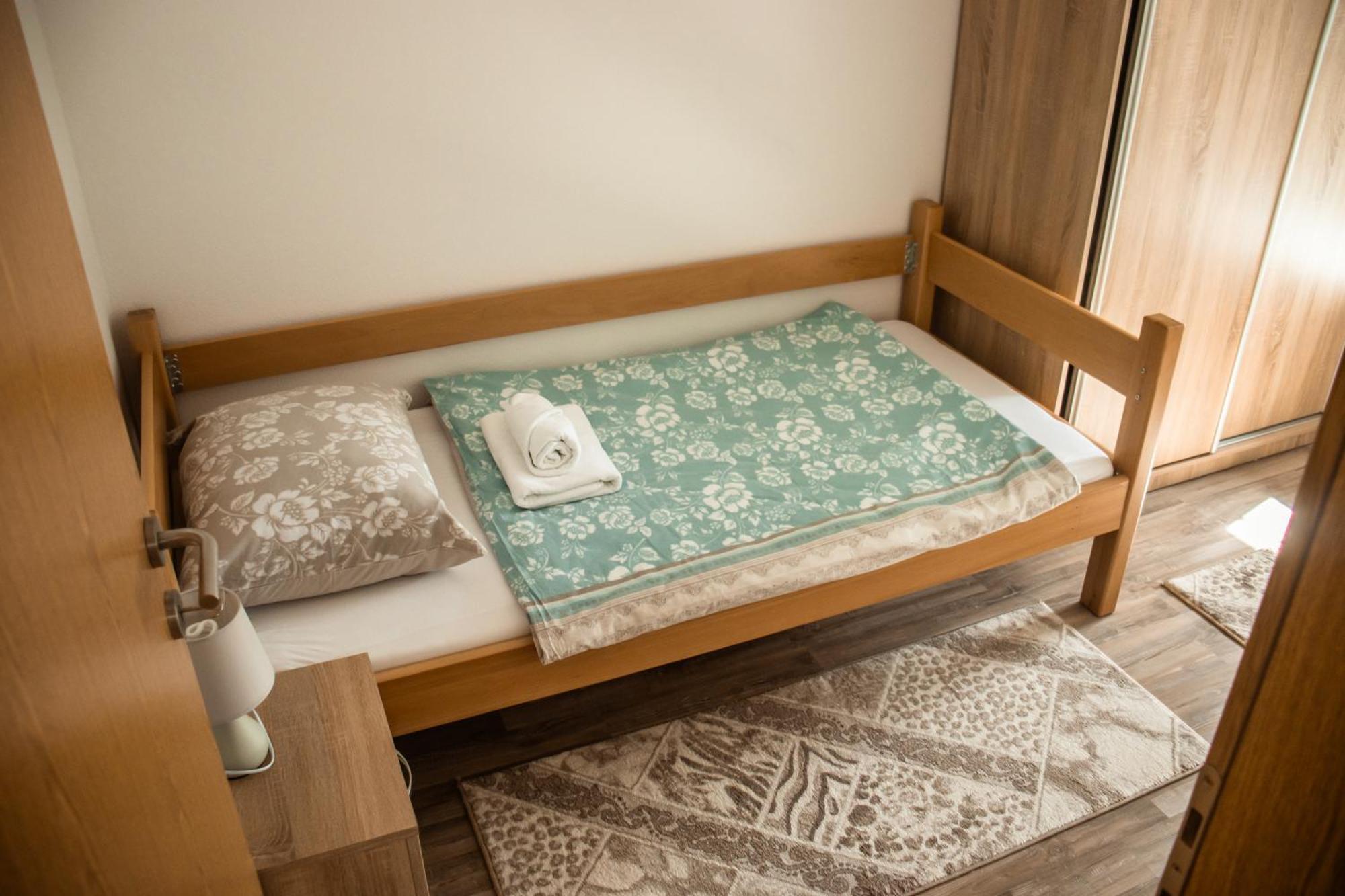 Apartments Basic Високо Экстерьер фото