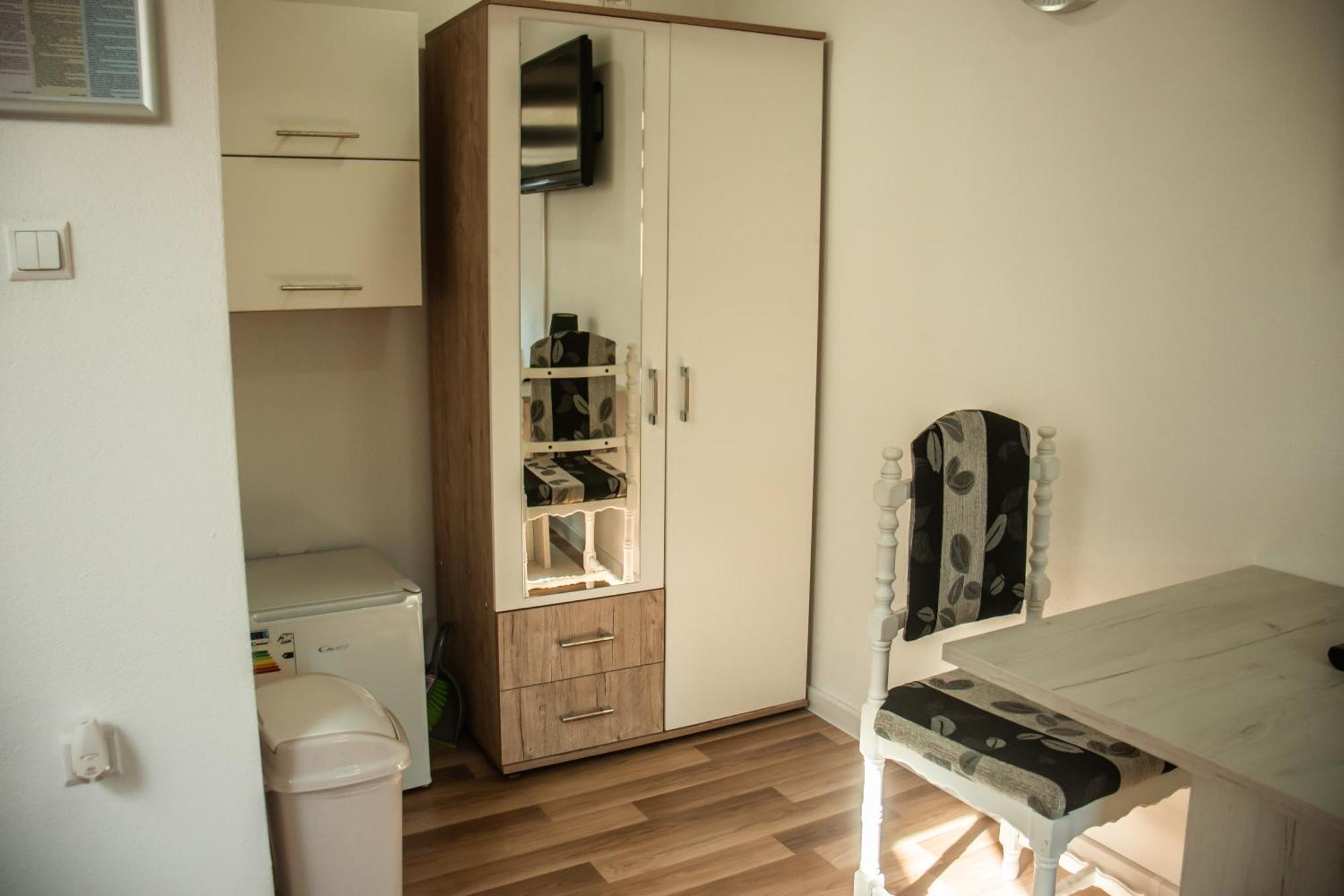 Apartments Basic Високо Экстерьер фото