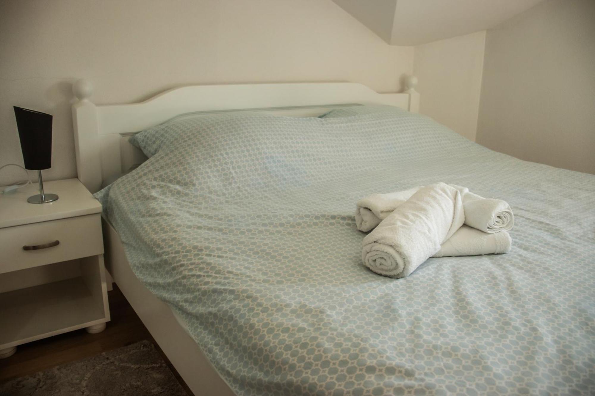 Apartments Basic Високо Экстерьер фото